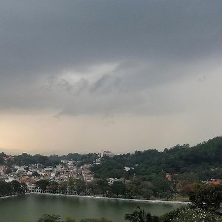 Che'S Villa Kandy Luaran gambar